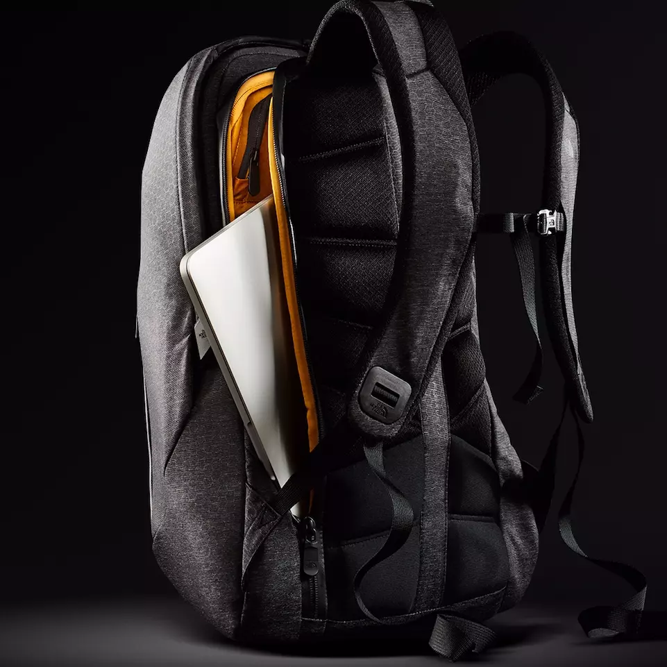 為城市背包族而生！The North Face 重創升級「地表最強機能包」 Access Pack