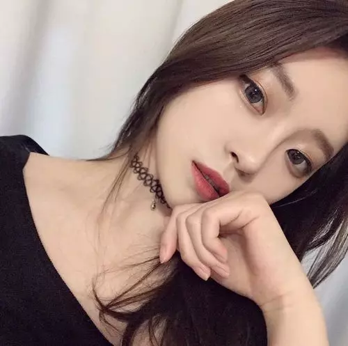 臉上暗藏著的「死亡三角」你知道嗎？在這個位置長的暗瘡，千萬不要胡亂碰！