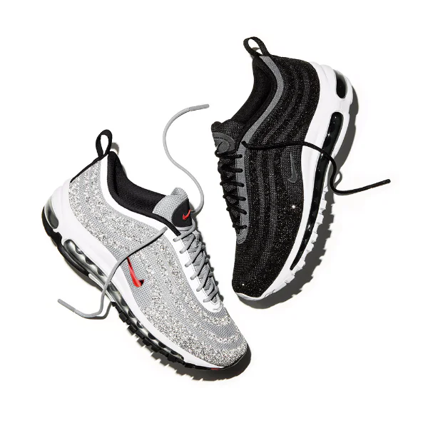 這雙 Nike Air Max 97 居然要價 400 美金，原來是鑲上滿滿的施華洛世奇水鑽！