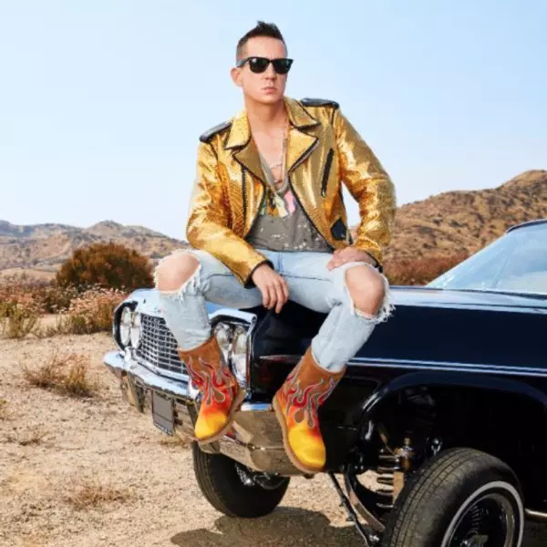 UGG 宣布與 JEREMY SCOTT 打造限量聯名系列
