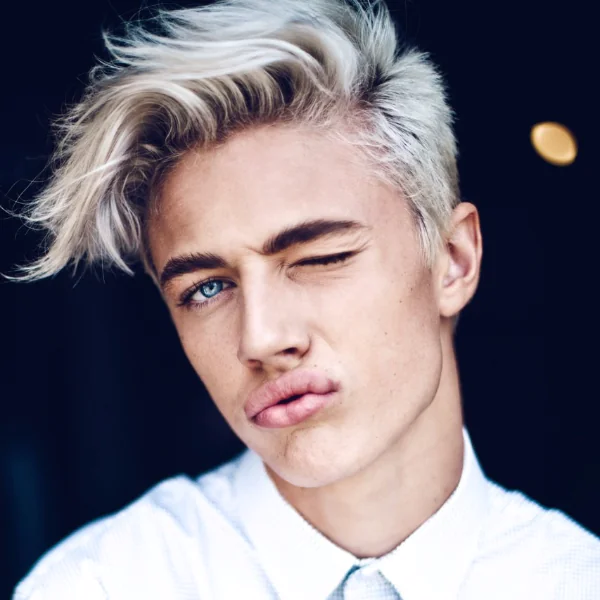 寶寶未滿月已頻頻外出，Lucky Blue Smith、Stormi Bree 捱轟：無常識的父母！