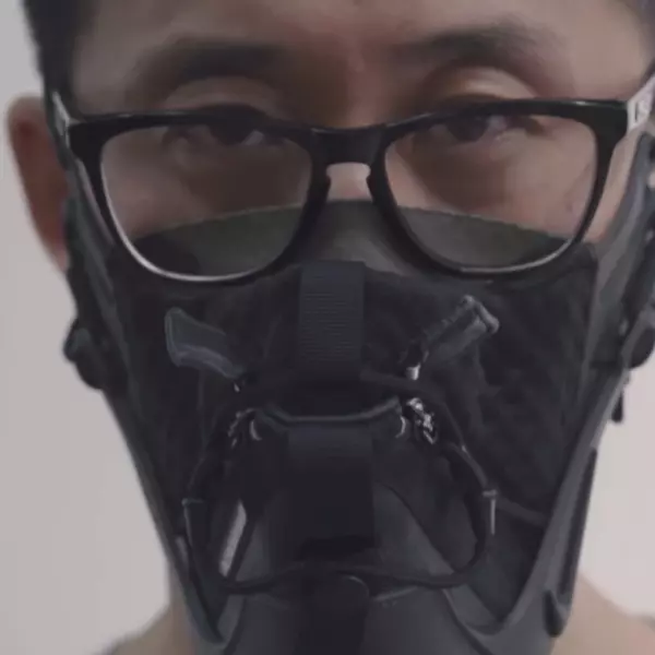 中國球鞋口罩藝術家王志鈞接受專訪，影片內看的見許多珍貴單品！