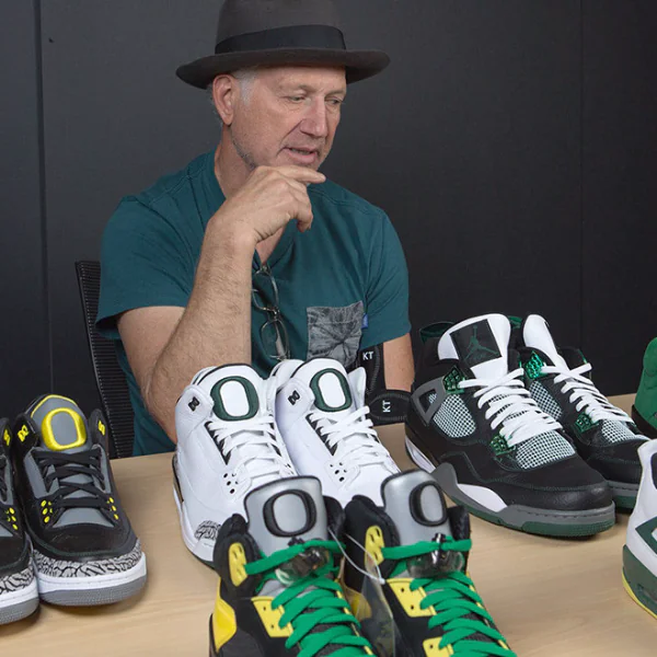 Air Jordan 5 代迷彩版本新亮相，設計靈感來自空軍外套