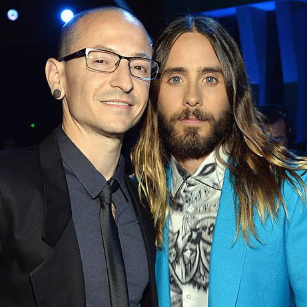 〔丑人多作怪〕VMA 頒獎典禮最感人的一刻！「小丑」Jared Leto 向聯合公園主唱、克里斯康奈爾致敬