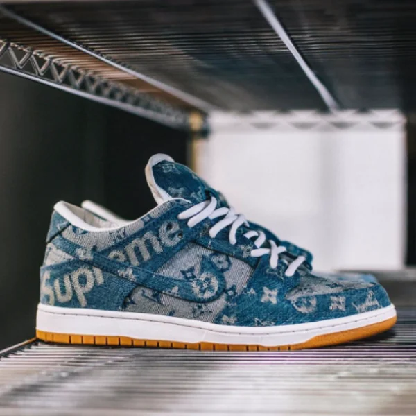 世紀聯名再度慘遭毒手！披上 Supreme x LV 印花的 Nike SB 你買單嗎？
