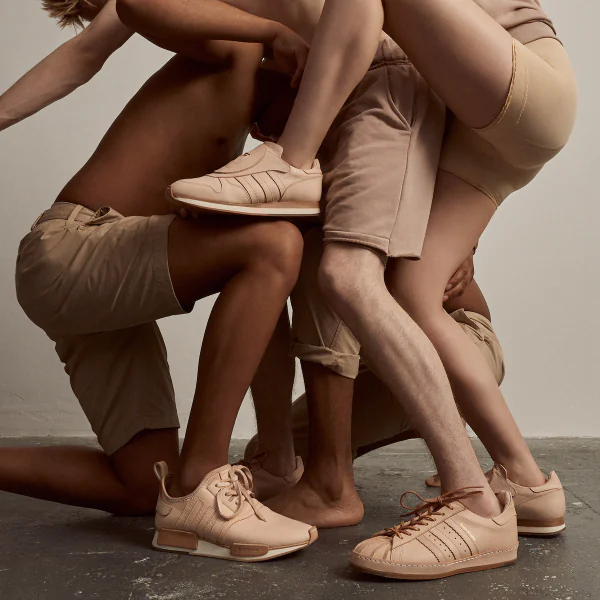 全鞋原色皮革打造！adidas Originals x Hender Scheme 展現日本手工職人精湛技藝