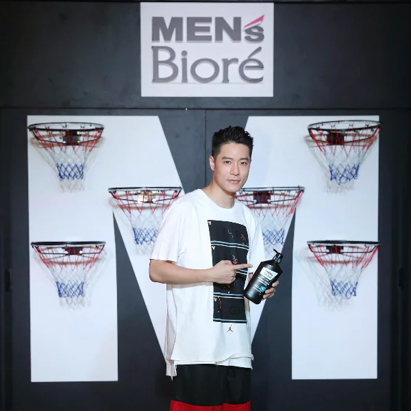 MEN's Biore『 Real Man 型・籃擂台』酷炫快閃 代言人周湯豪來真的！現場大秀「真型」球技不 NG