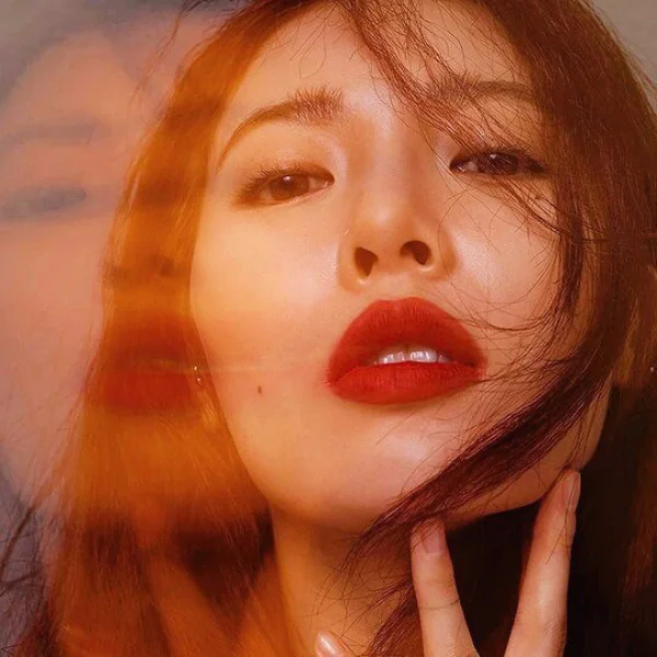 魅惑的秘密！小野馬女神泫雅《最新穿搭》發行新專輯性感回歸！