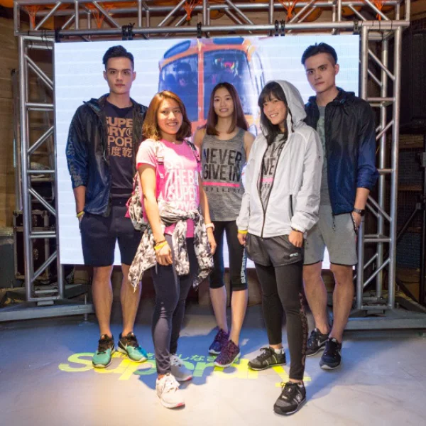 Superdry秋冬新品撞擊時尚美學 世大運選手展現酷勁