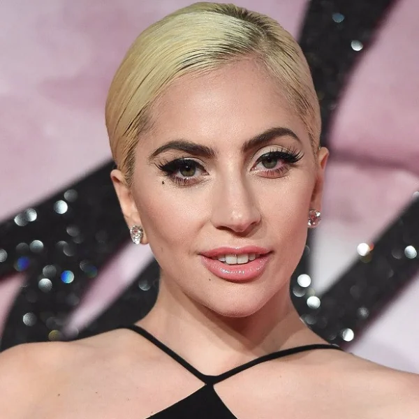 超暖！Lady Gaga 抱病取消加拿大巡演　不忍小怪獸苦等竟贈「百片披薩」慰問！