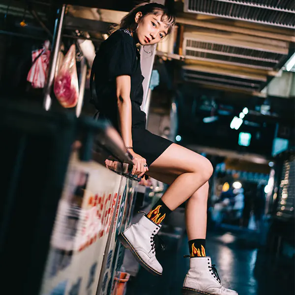 「我低頭，但不認輸」Dr. Martens 2017最狂悍操，不能錯過的台灣青年菜市場超傳奇  網友：牛肉公主讓我狂噴鼻血～
