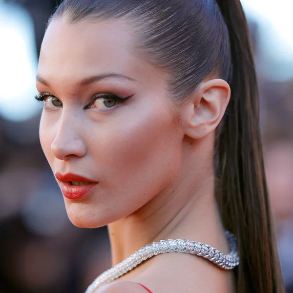 Gigi、Bella姊妹花都曾被刷掉！盤點六位曾被維秘大秀拒絕的天使超模！