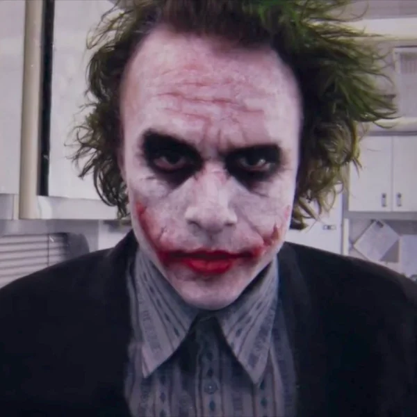 〔丑人多作怪〕小丑是怎樣練成的？《I am Heath Ledger》紀錄片揭露小丑成長經歷