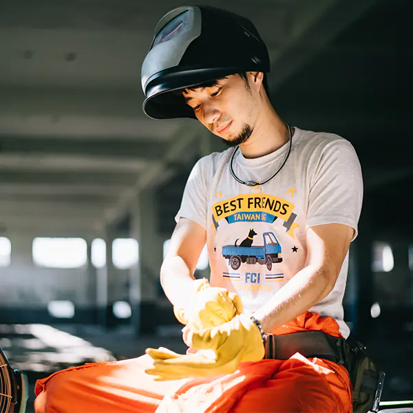 台灣青年超感動傳奇再現！ 最平凡的市井小民，最偉大的在地精神！ Dr. Martens 2017 最狂悍操，讓你熱淚盈眶