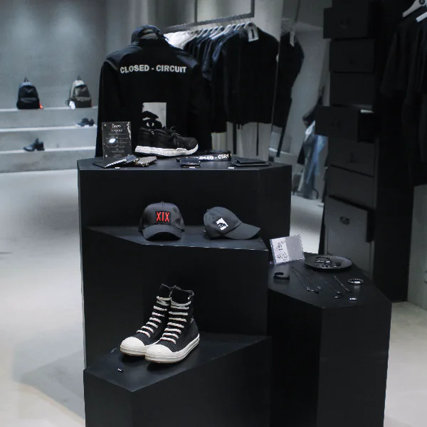 來台中一中街必逛Repos SELECT STORE.