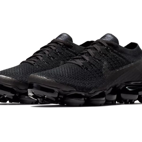 Nike Air VaporMax 全新黑魂「Triple Black」鞋款推出，跟上回比起來有些不同！