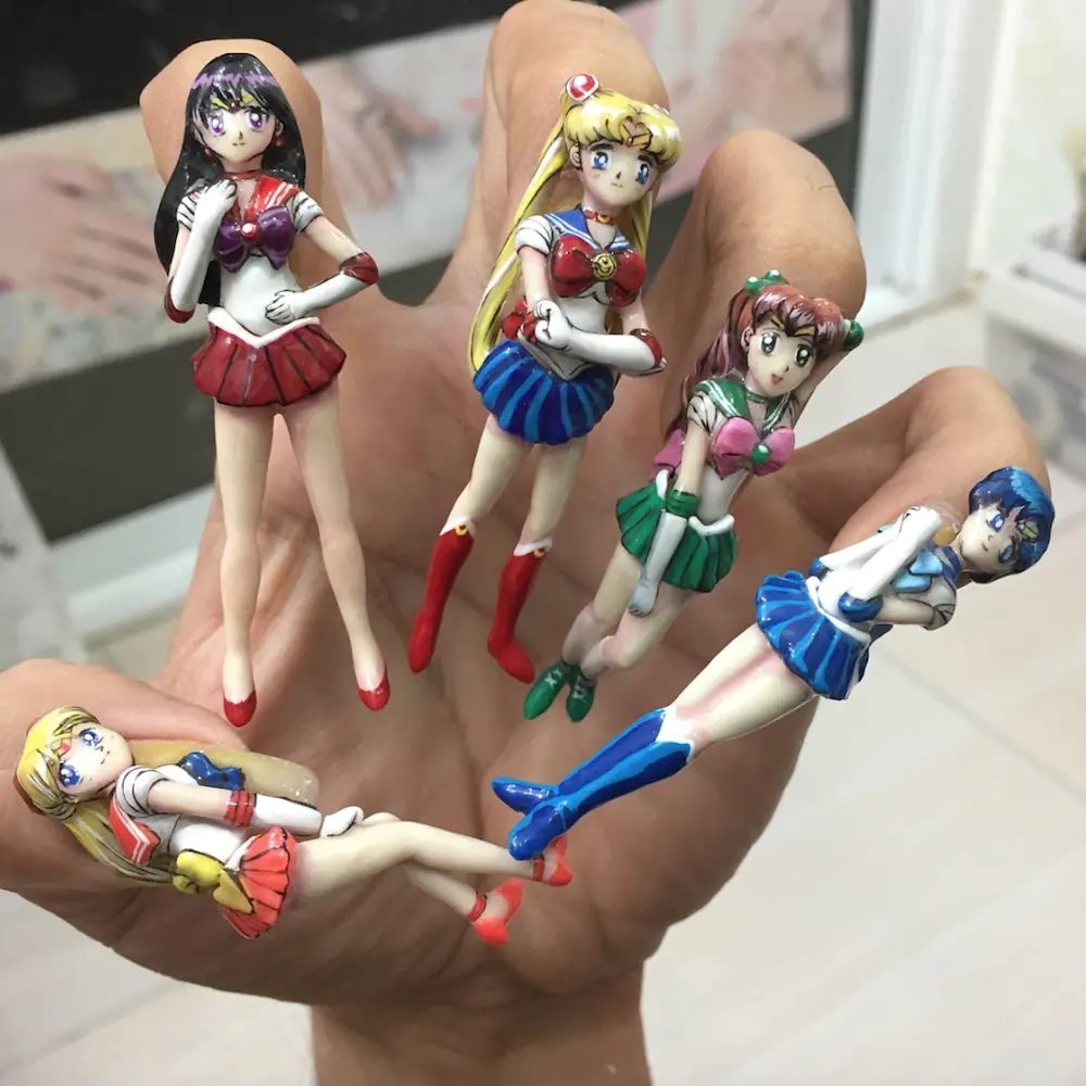 代替月亮懲罰你！泰國美甲師打造《美少女戰士》3D 指甲　設計師現身竟是超狂健身魔人？
