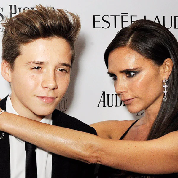 Brooklyn 離鄉別井一個月，想不到 Victoria Beckham 還是不捨到天天在哭泣⋯⋯