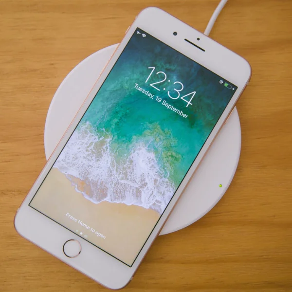 雪上加霜！銷量慘淡的 Apple iPhone 8 再遇新麻煩