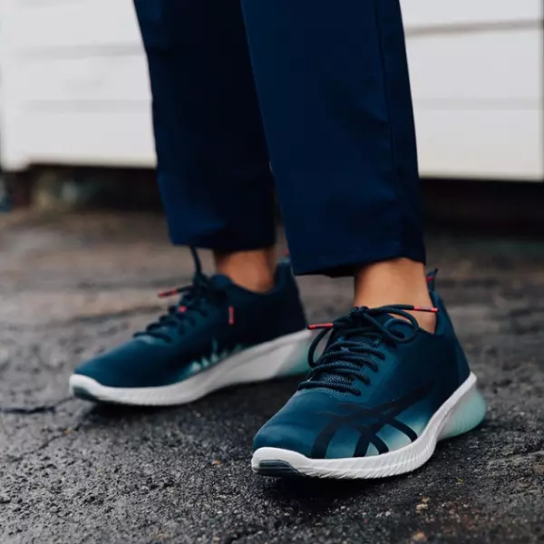ASICS首度與日本潮店MITA SNEAKERS推出聯名新款 深海霸主巨齒鯊躍上GEL-KENUN SHINKAI 全台限量96雙驚艷上市