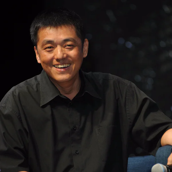 林強《千禧曼波》配樂《A Pure Person》，登上巴黎時裝周舞台毫無違和感！