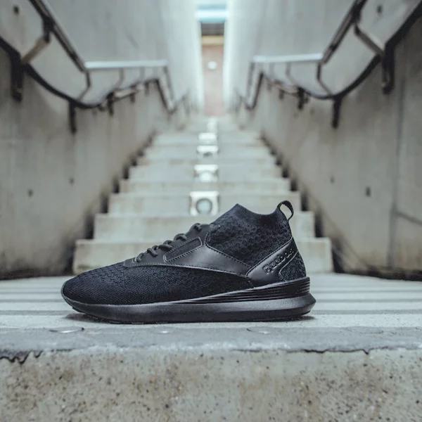 運動、穿搭一鞋搞定！鑑賞Reebok CLASSIC經典型格 「ZOKU RUNNER」多款配色釋出