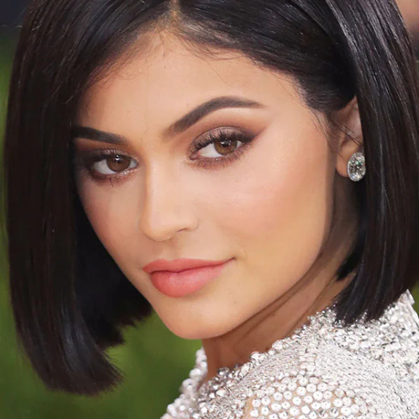 Kylie Jenner 驚傳懷孕，她的整形外科醫生表明：不會再為她作唇部注射