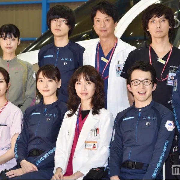 就愛帥哥！戶田惠梨香被爆與成田凌熱戀　愛上小 6 歲《Code Blue 3》灰谷醫生！