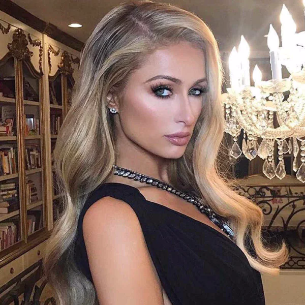 超high！宇宙名媛 Paris Hilton 《最新穿搭》派對女王為「萬聖節」試衣！