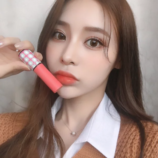 譽為 CP 質最高唇釉？韓國品牌 too cool for school 「格子奶油唇釉」熱賣度爆表！