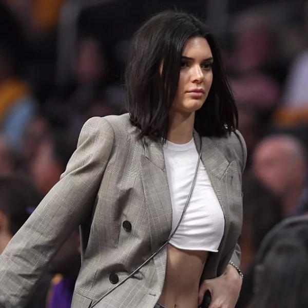 準女友架式？Kendall Jenner 親自去看幹藍哥比賽　快艇一哥更加活躍！