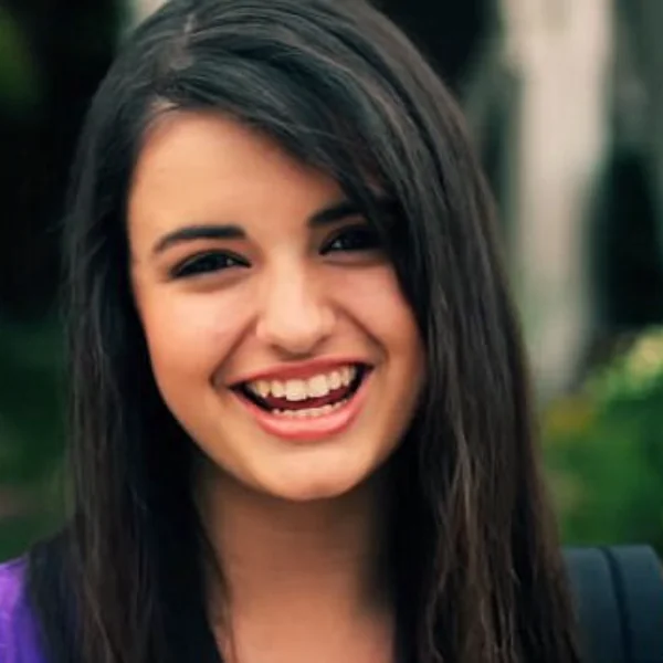 「史上最爛歌曲」Rebecca Black 長大 6 年後變正妹　因歌太難聽收到死亡威脅！