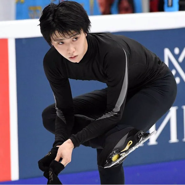 撩妹示範！羽生結弦「王子系」脫外套方法　讓日本女網友全都暴動了！