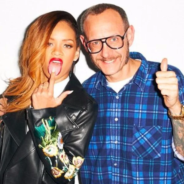 性醜聞再添一樁！情色攝影師 Terry Richardson 被指控近30年來拍攝性騷擾不斷！成為《VOGUE》頭號黑名單