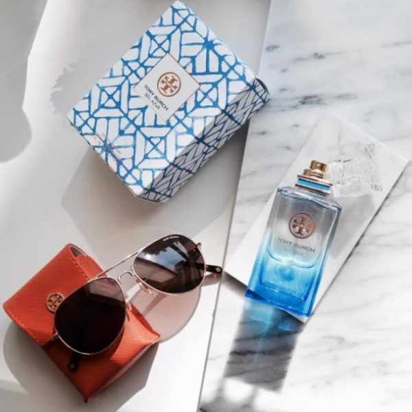 瓶身美如精品！ Tory Burch 全新清爽系「BEL AZUR 藍色假期淡香」男女噴都超迷人