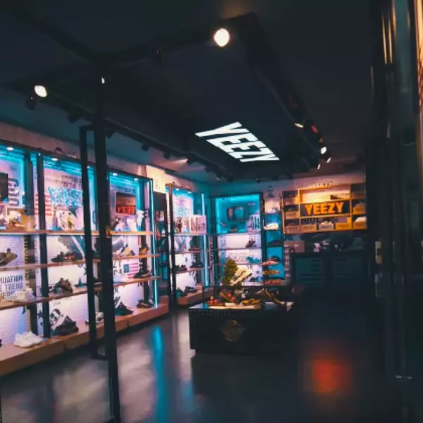 溫州「必逛」？帶你走進「全球首間 YEEZY 專賣店」朝聖一下！