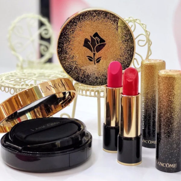 〔浮誇女子〕終於補貨？LANCOME 推出「金緻聖誕系列」唇彩缺貨色 100 支搶先進貨啦！