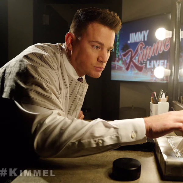 查寧坦圖代班 Jimmy Kimmel 秀　現場跳起性感開場舞依然帥翻！