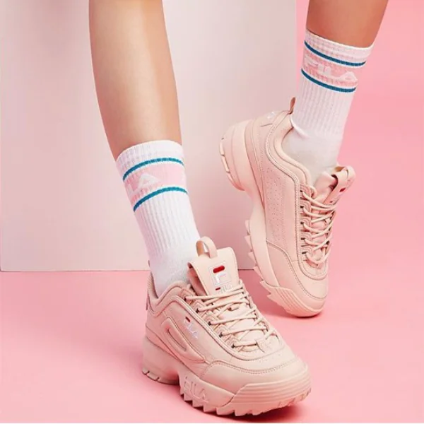 還在嫌大熱的機能性 Dad Sneakers 老套？看完 FILA 新推出這雙，或者你會改變主意！