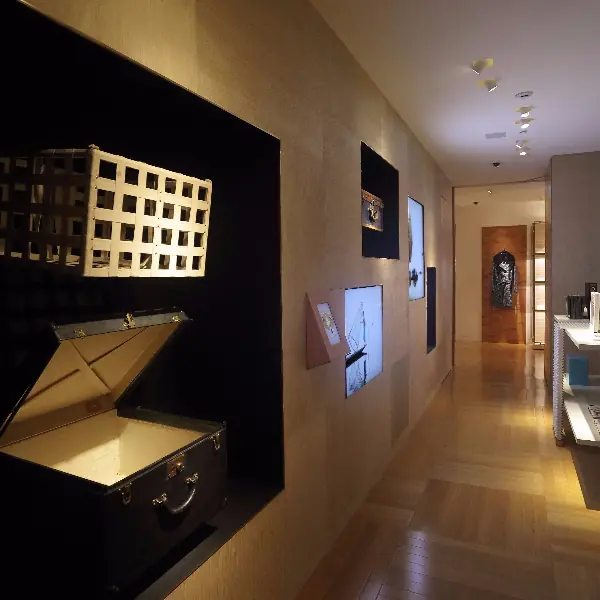 星光熠熠！LV Building 全新開幕 獨家展出「張艾嘉導演訂製旅行箱」！