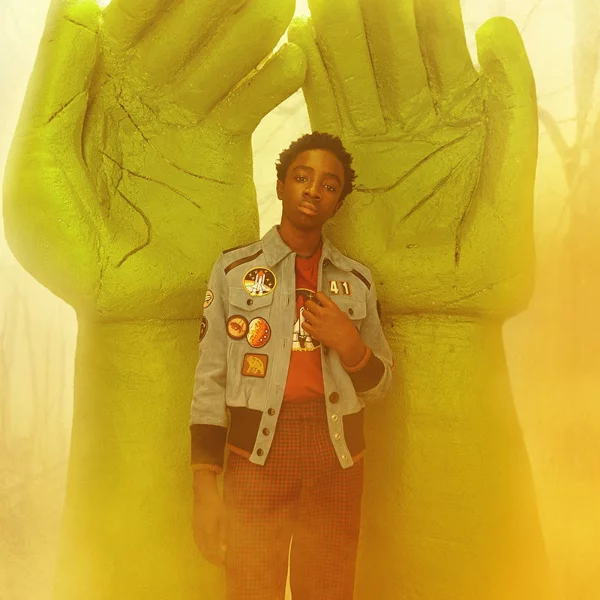 路卡斯轉大人？《怪奇物語》Caleb McLaughlin 為《 Schon 》拍攝一系列時尚照片！