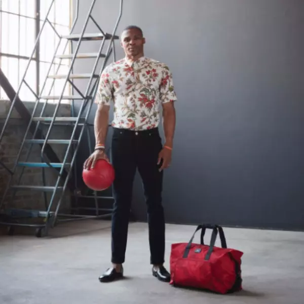 NBA 2017年 MVP Russell Westbrook 魅力席台！ TUMI x Russell Westbrook 跨界聯名箱包款  11月中起台北101限量開賣！