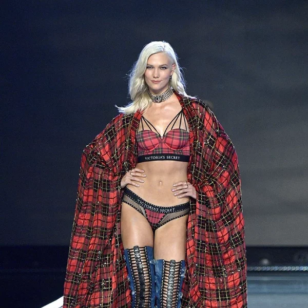 穿出魔鬼身材！Balmain 與 Victoria’s Secret 的聯乘系列，美得可以穿上街了！