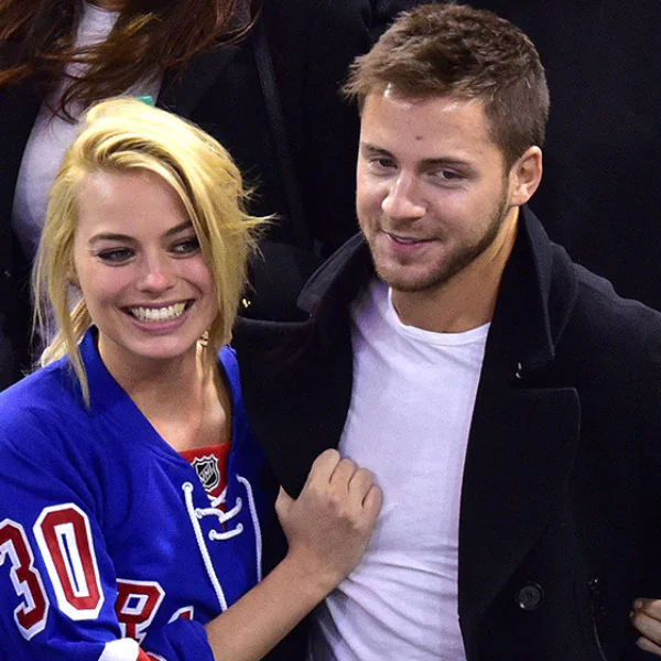 「小丑女」Margot Robbie 開腔談及婚後生活，她的結婚戒指原來不是每天戴著？