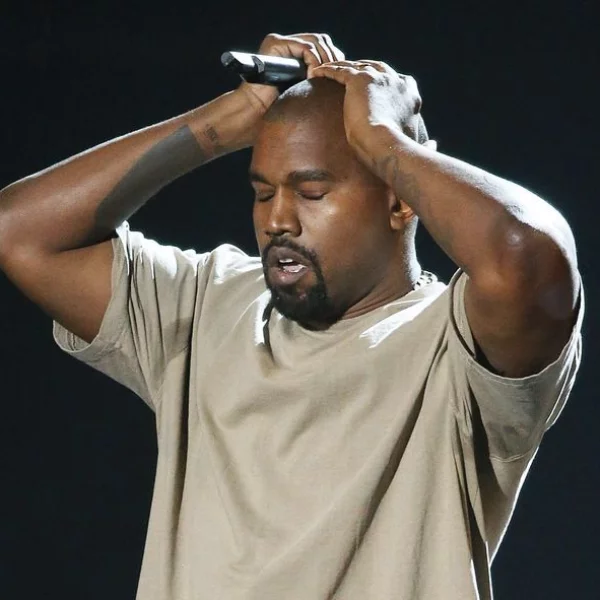 滿滿的 YEEZY 就這樣不見了！價值千萬未上市球鞋在中國意外燒毀　還遭村民劫走！