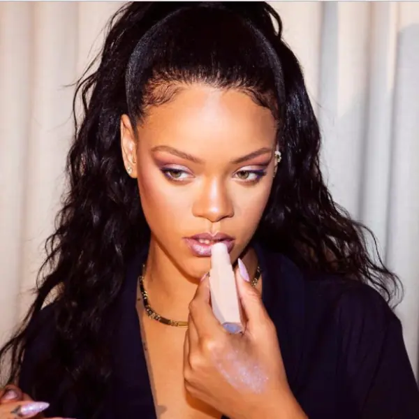 粉絲盼望 Fenty Beauty 採用跨性別者　蕾哈娜表達不玩「政治正確」的觀念被讚爆！
