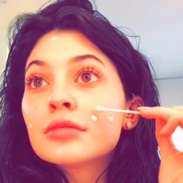 Bella Hadid 和 Kylie Jenner 也大愛！這支只售 17 美元的暗瘡水可以讓你的暗瘡一晚消失！