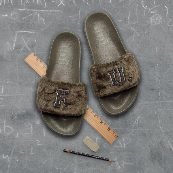 PUMA FENTY BY RIHANNA 2017最終章 全球熱銷毛絨拖鞋及人氣女性訓練鞋 壓軸登場 FENTY 學院讓妳耍壞迎接聖誕跨年派對