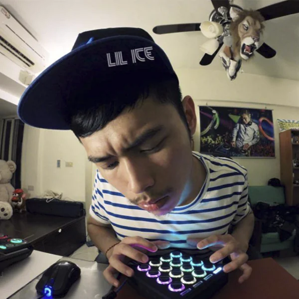 來自台灣的小冰這支影片，連塗鴉大師 KAWS 都在 IG 轉貼了！