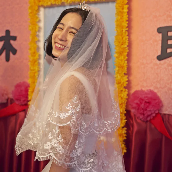 《血觀音》溫貞菱披婚紗偷窺冥婚！病床戲撞鬼驚見好兄弟